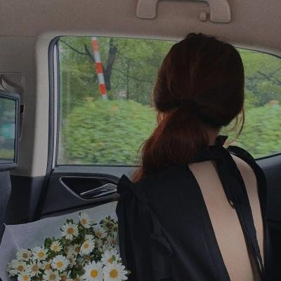 一线女星深夜出入高档会所，粉丝集体脱粉，短时间内持续发酵